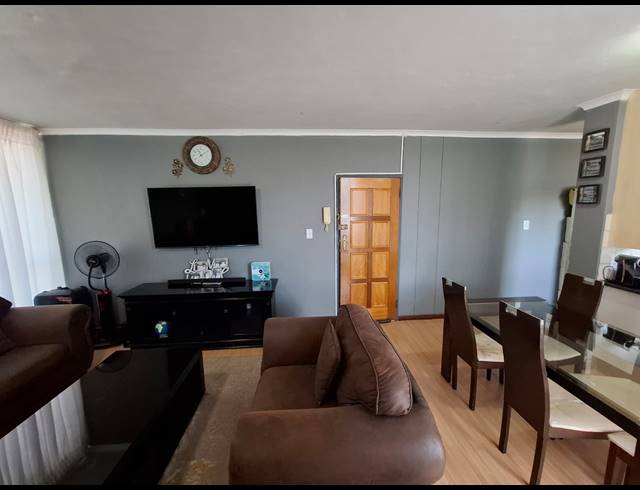 2 BEDROOM APARTMENT FOR SALE IN VILLIERIA